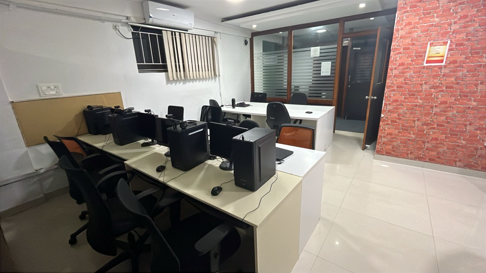 Kalyan Nagar Center - Focus Desks