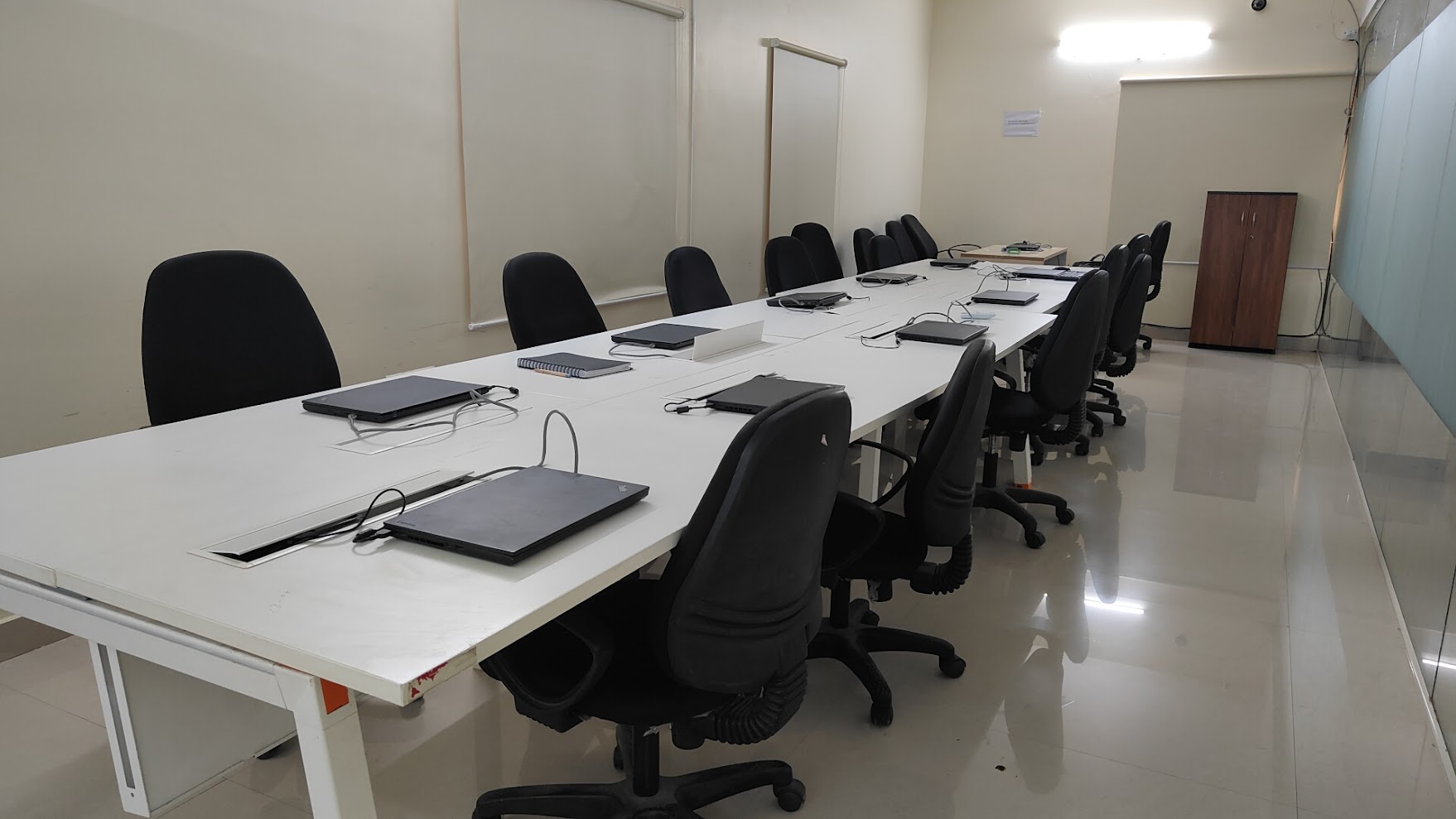 Sarjapur Road Center - Discussion & Lounge